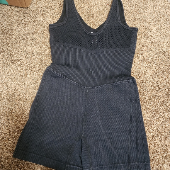 JoyLab Size S Seamless & Mesh Panel Active Workout Black Short Bodysuit - Picture 2 of 3